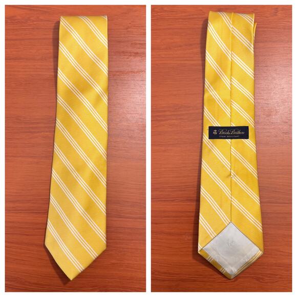 Brooks Brothers Other - Brooks Brothers Men's Yellow w/White Diagonal Stripe English Silk Tie Preppy
